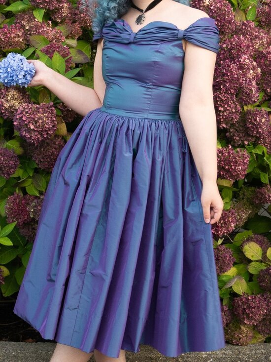 Vintage Dresses & Skirts - 1950s silk iridecent reproduction gown
